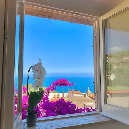 La Bougainvillea * Nerano